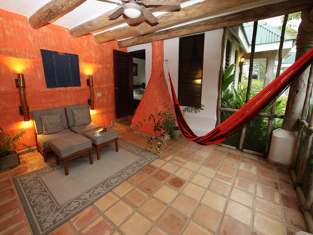 Estate-Suite-Screened-in-Porch-web