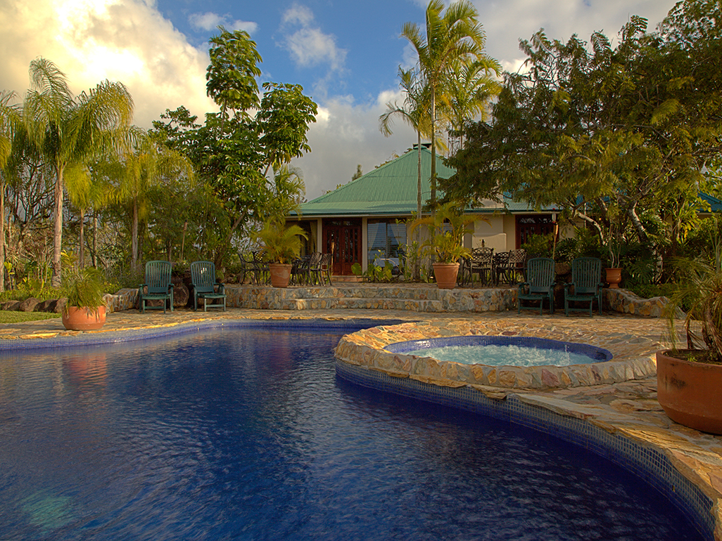 Hidden-Valley-Inn-Pool-area